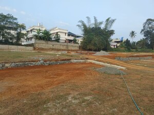  Plot For Sale in Mundur