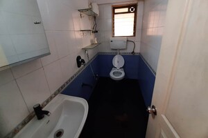 2 BHK Apartment For Rent in Aum Sahil Tower, Lower Parel