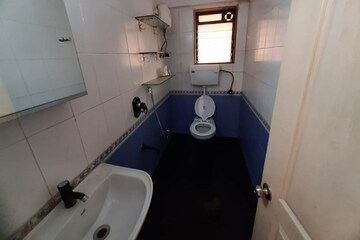 2 BHK Apartment For Rent in Aum Sahil Tower, Lower Parel