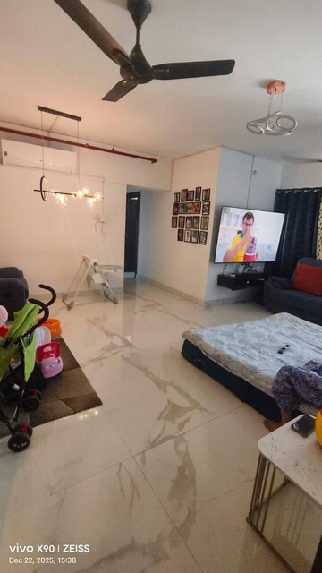 Bedroom in 2 BHK Apartment at RNA NG Eclat, Andheri West – for Rent