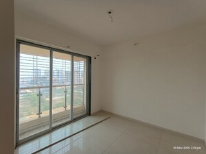 Room in 2 BHK Apartment at Vipul Mahavir Sapphire, Ghansoli – for Rent