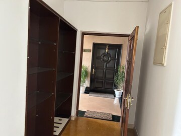 Building Lobby in 3 BHK Apartment at Vipul Belmonte, Sector 53 – for Rent