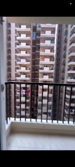 2 BHK Apartment For Sale in Gaur City 2 - 12th Avenue