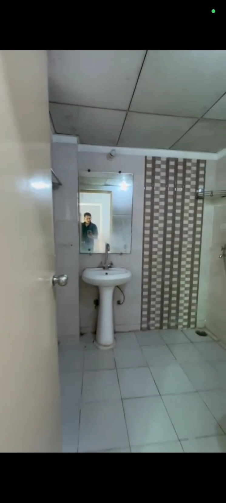 Bathroom, gaur-city-2-12th-avenue 2 Bedroom 635 Sq.Ft. Apartment In Sector 16c Greater Noida Greater Noida 9699491