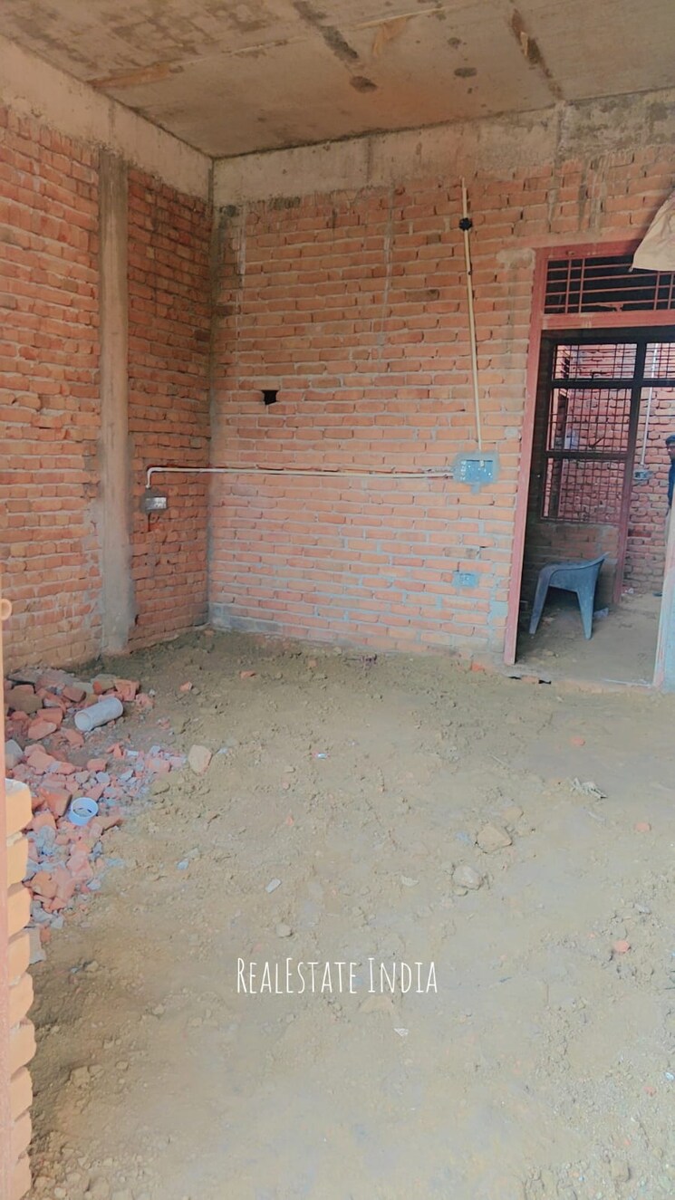 Room, rohta 3.5 Bedroom 96 Sq.Yd. Villa In Rohta Agra 9699657