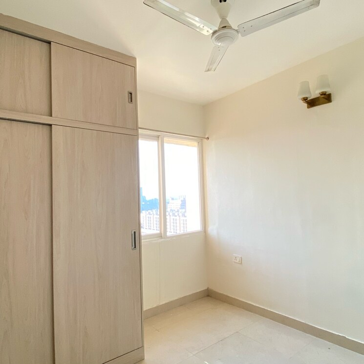 Room, signature-orchard-avenue-2 2 Bedroom 666 Sq.Ft. Apartment In Hayatpur Gurgaon 9699639