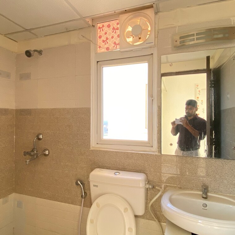 Bathroom, signature-orchard-avenue-2 2 Bedroom 666 Sq.Ft. Apartment In Hayatpur Gurgaon 9699639