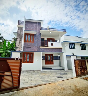 3 BHK Villa For Sale in Kallekkad