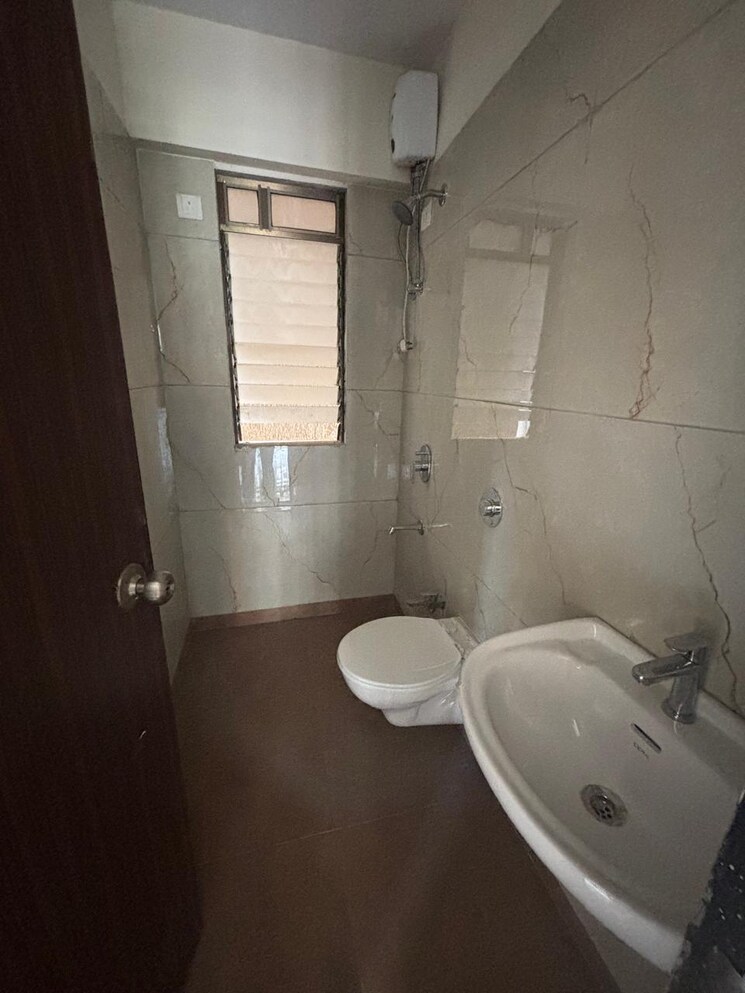 Bathroom, raunak-city 2 Bedroom 800 Sq.Ft. Apartment In Kalyan West Thane 9699750