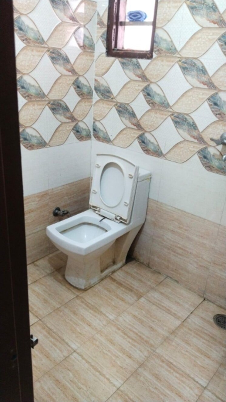 Bathroom, kharar mohali road 1 Bedroom 366 Sq.Ft. Apartment In Kharar Mohali Road Kharar 9699829