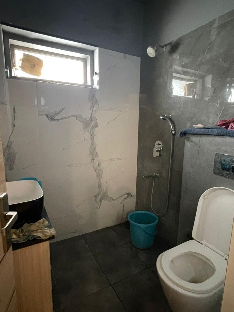 Bathroom, green fields colony 4 Bedroom 2700 Sq.Ft. Builder Floor In Green Fields Colony Faridabad 9699887