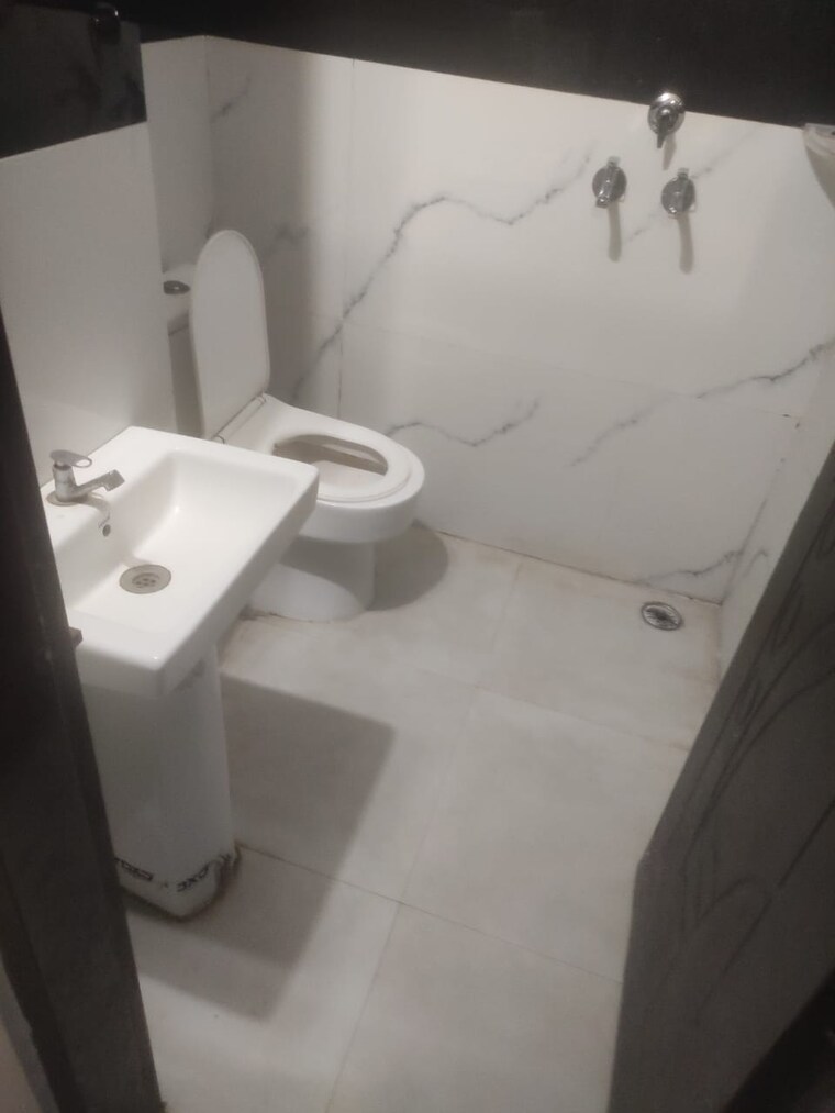 Bathroom, monarch-apartments-zirakpur 1 RK 900 Sq.Ft. Apartment In Vip Road Zirakpur 9699876