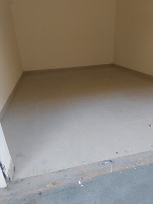 Room in  Shop at Unitech Arcadia, South City 2 – for Sale