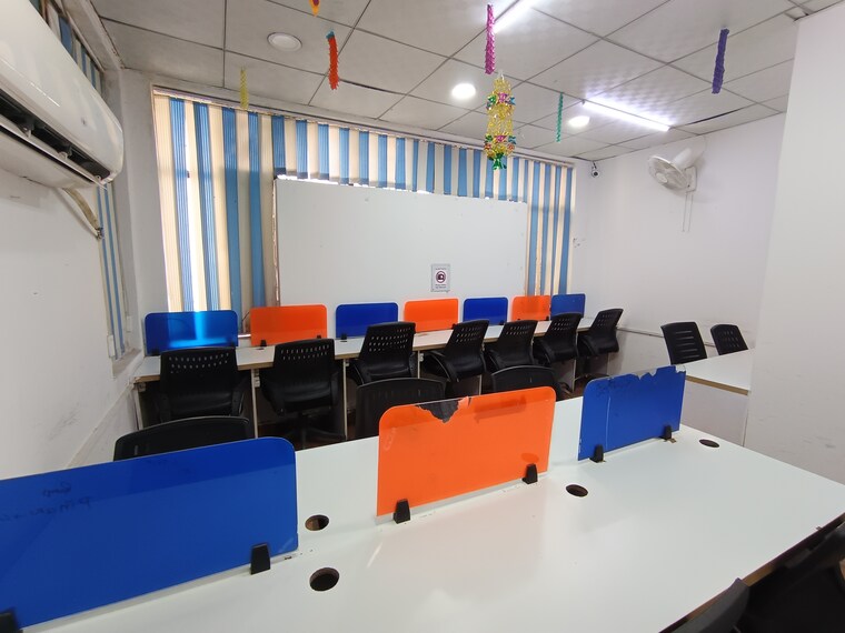 Team Area, sector 3 Commercial Office Space 500 Sq.Ft. In Sector 3 Noida 9699903