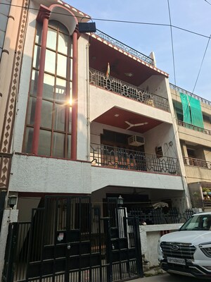 6 BHK Independent House For Sale in RWA Apartments Sector 19, Sector 19