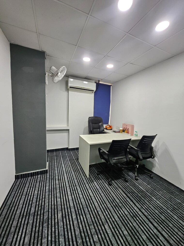 Team Area, sector 63 Commercial Office Space 350 Sq.Ft. In Sector 63 Noida 9700007