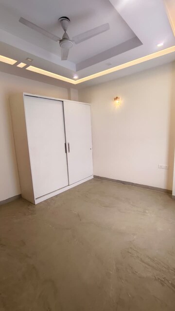 Room in 3 BHK Independent House at Sector 22 – for Rent