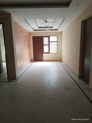 Room in 3 BHK Independent House at Sector 22 – for Rent