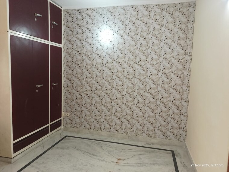 Bathroom, sector 22 3 Bedroom 1500 Sq.Ft. Independent House In Sector 22 Gurgaon 9700122