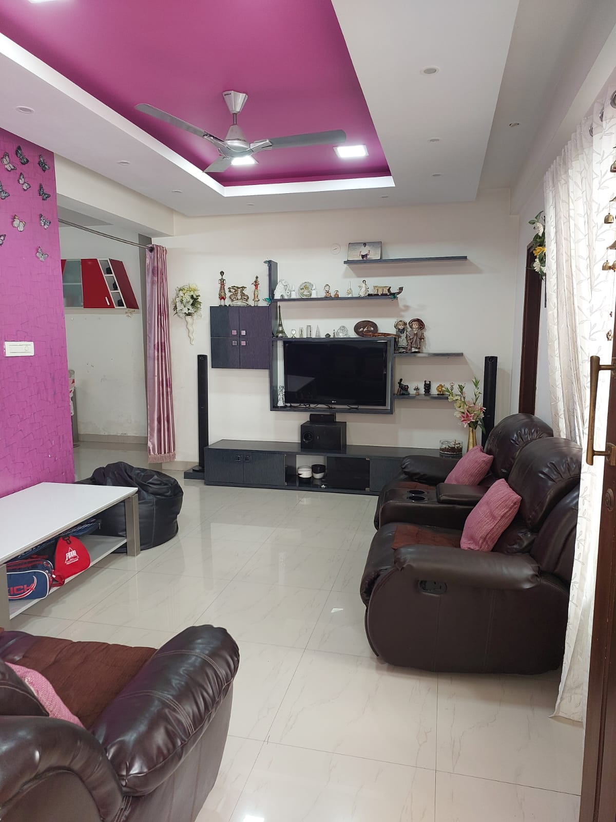 3 BHK + Pooja Room,Servant Room Apartment For Rent in SV Residency