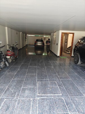 Parking in 4 BHK Builder Floor at Sector 48 – for Rent