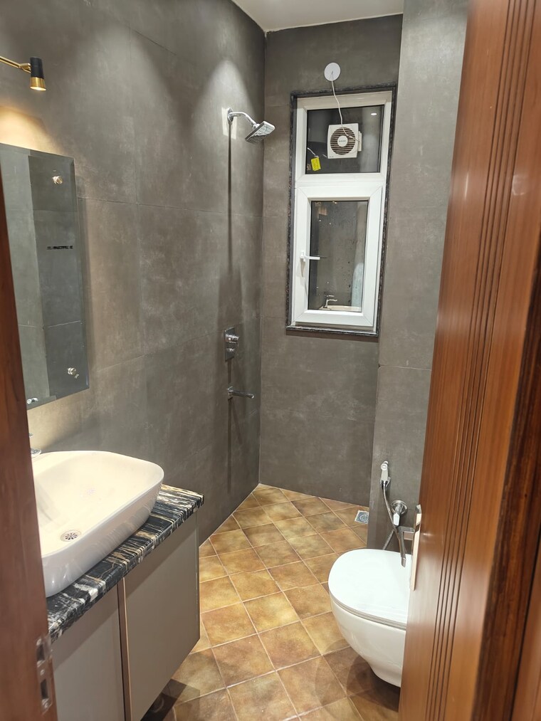 Bathroom, sector 48 4 Bedroom 2700 Sq.Ft. Builder Floor In Sector 48 Gurgaon 9700142
