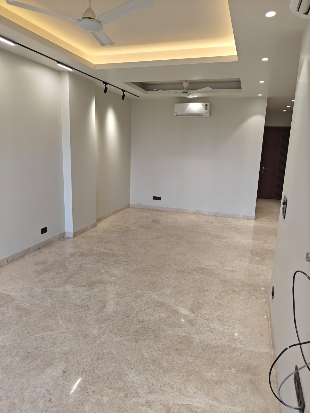 Room in 4 BHK Builder Floor at Sector 48 – for Rent