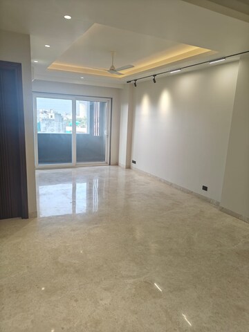 Room in 4 BHK Builder Floor at Sector 48 – for Rent