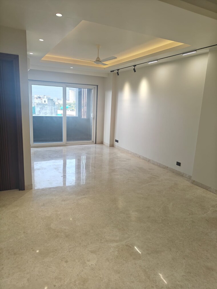 Room, sector 48 4 Bedroom 2700 Sq.Ft. Builder Floor In Sector 48 Gurgaon 9700142