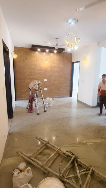 Room in 3 BHK Builder Floor at Palam Vihar – for Rent