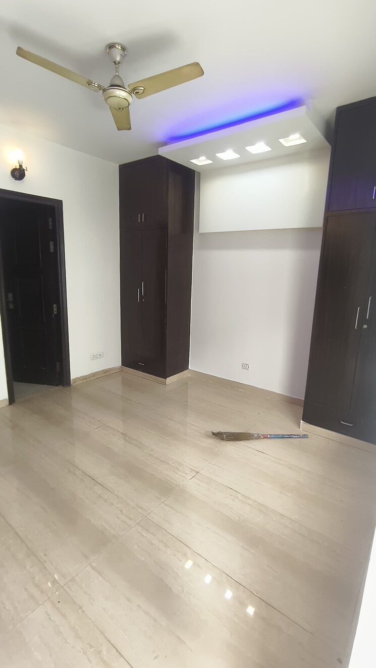 Room, palam vihar 3 Bedroom 1600 Sq.Ft. Builder Floor In Palam Vihar Gurgaon 9700138