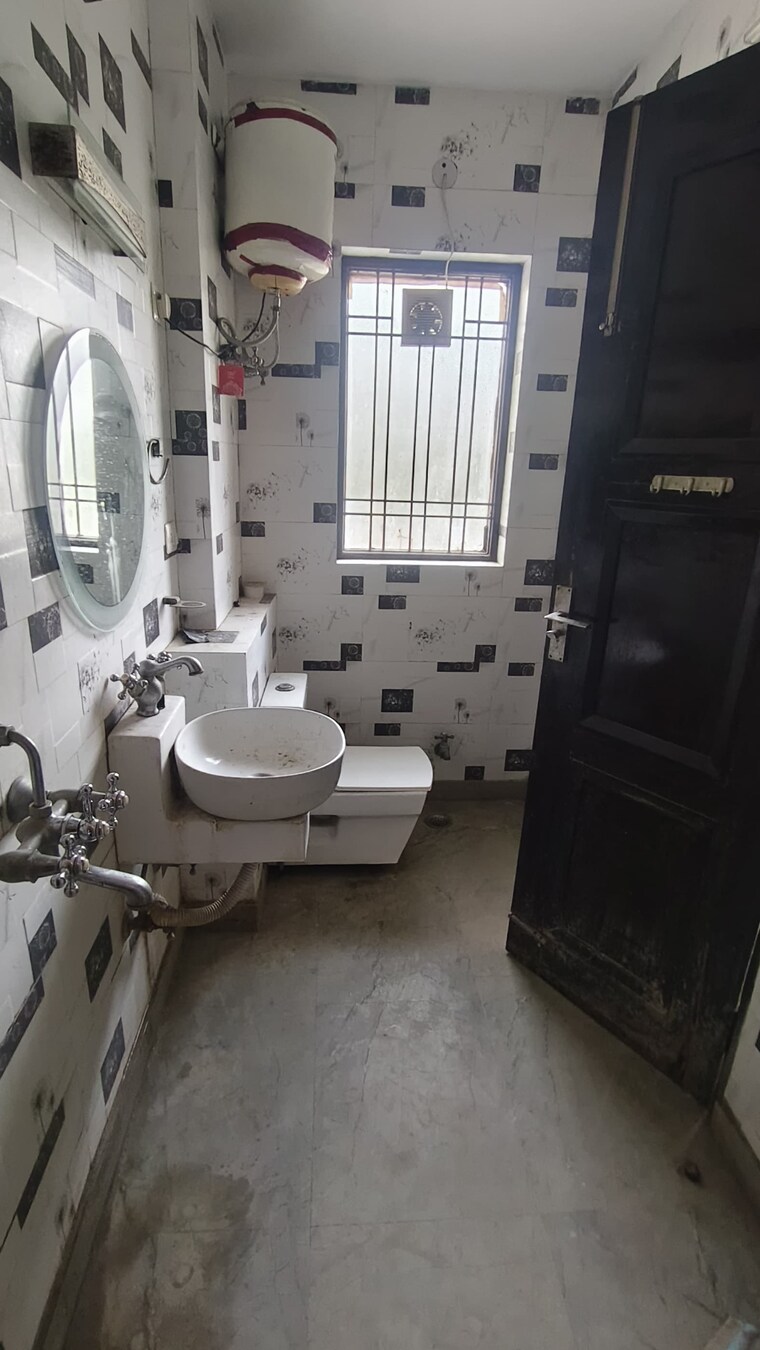 Master Bedroom, palam vihar 3 Bedroom 1600 Sq.Ft. Builder Floor In Palam Vihar Gurgaon 9700138