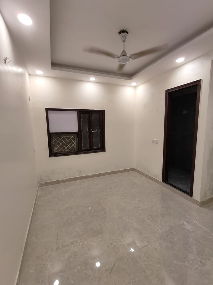 Room, paryavaran complex 2 Bedroom 905 Sq.Ft. Builder Floor In Paryavaran Complex Delhi 9699739