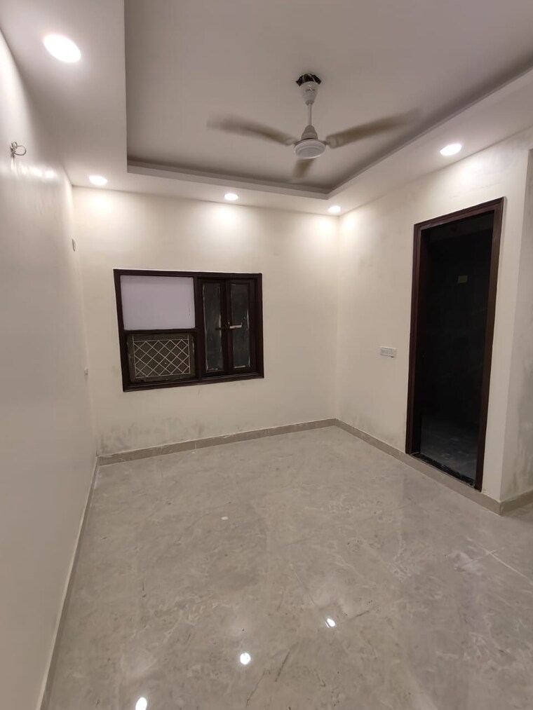 Room, paryavaran complex 2 Bedroom 905 Sq.Ft. Builder Floor In Paryavaran Complex Delhi 9699739