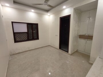 Room in 2 BHK Builder Floor at Paryavaran Complex – for Sale