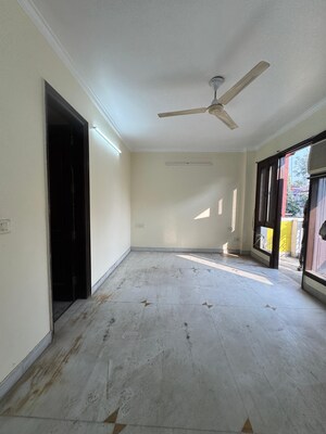Building Lobby in 3 BHK Builder Floor at Safdarjung Enclave – for Sale