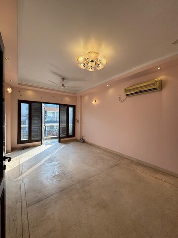 Room in 3 BHK Builder Floor at Safdarjung Enclave – for Sale