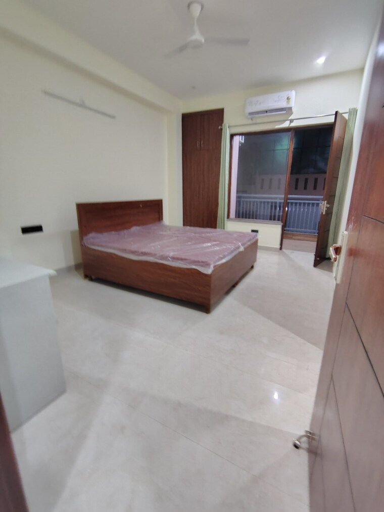 Room, sector 23a 3 Bedroom 5265 Sq.Ft. Builder Floor In Sector 23a Gurgaon 9700148