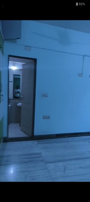 Room in 3 BHK Apartment at Hiranandani Estate Burlington, Ghodbunder Road – for Rent