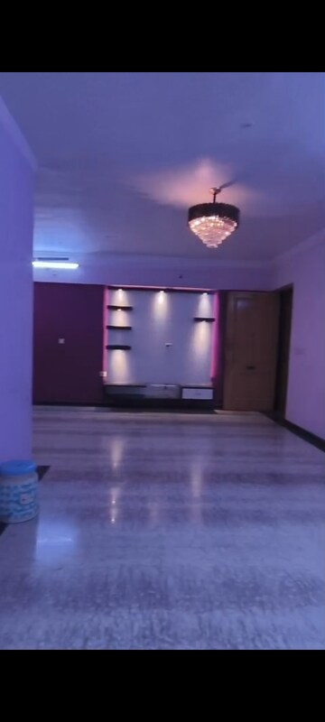 Room in 3 BHK Apartment at Hiranandani Estate Burlington, Ghodbunder Road – for Rent