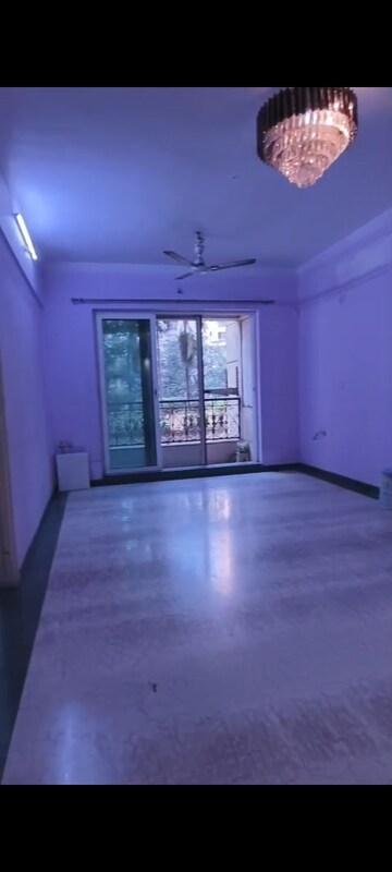 Room in 3 BHK Apartment at Hiranandani Estate Burlington, Ghodbunder Road – for Rent