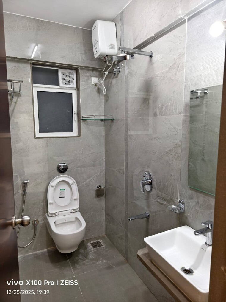 Bathroom, saikrupa-chs-tilak-nagar 3 Bedroom 950 Sq.Ft. Apartment In Tilak Nagar Mumbai 9700593