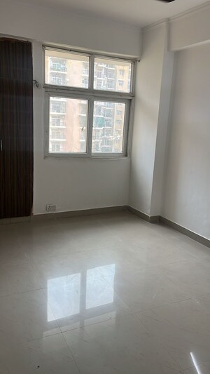 3 BHK Apartment For Rent in Amrapali Platinum, Sector 119