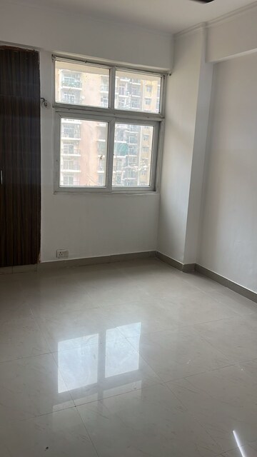 3 BHK Apartment For Rent in Amrapali Platinum, Sector 119