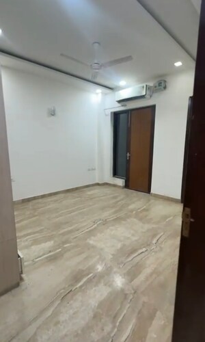 Room in 4 BHK Apartment at Uppal Southend, Sector 49 – for Rent