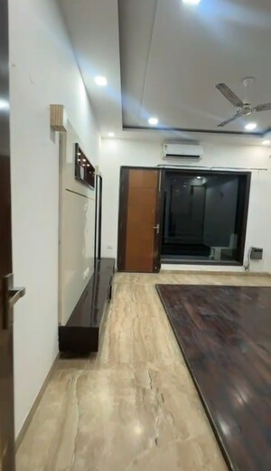 Bedroom in 4 BHK Apartment at Uppal Southend, Sector 49 – for Rent