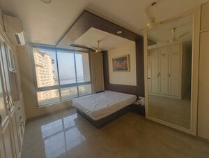 Room in 3 BHK Apartment at Hiranandani Phillipa, Ghodbunder Road – for Rent