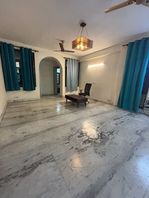 3 BHK Builder Floor For Rent in Saket