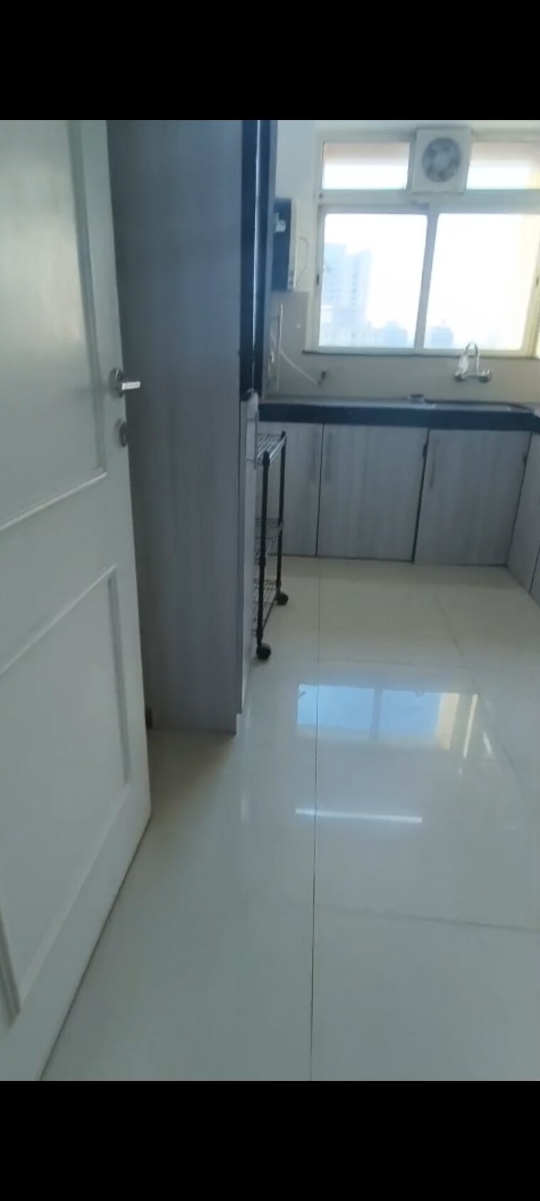 Bathroom, hiranandani-estate-burlington 3 Bedroom 1350 Sq.Ft. Apartment In Ghodbunder Road Thane 9700904