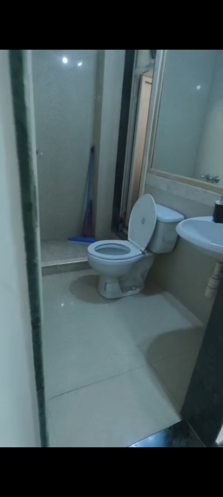 Bathroom, hiranandani-estate-burlington 3 Bedroom 1350 Sq.Ft. Apartment In Ghodbunder Road Thane 9700904